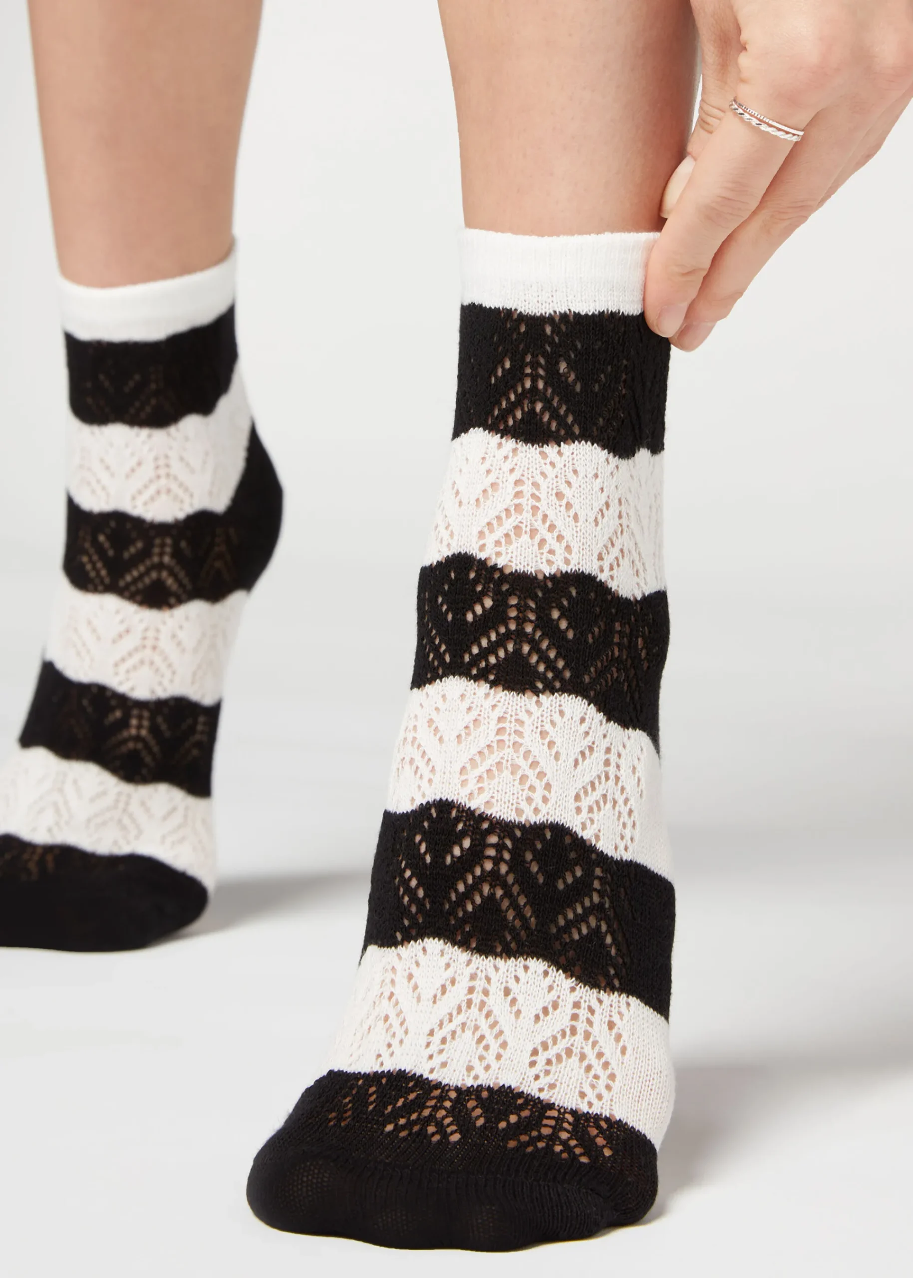 Short Socks^Calzedonia Openwork And Striped Short Socks 9657 - Black Openwork Stripe